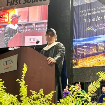 Hamdi Ulukaya gives 2025 Keynote Address to Undergraduates